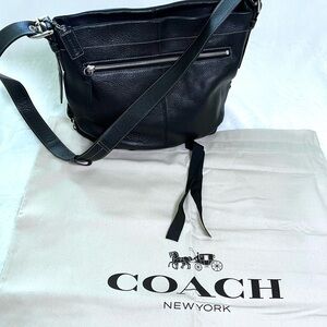 Authentic Coach Elegant Black Hobo Leather Shoulder Bag.
Great Christmas Gift